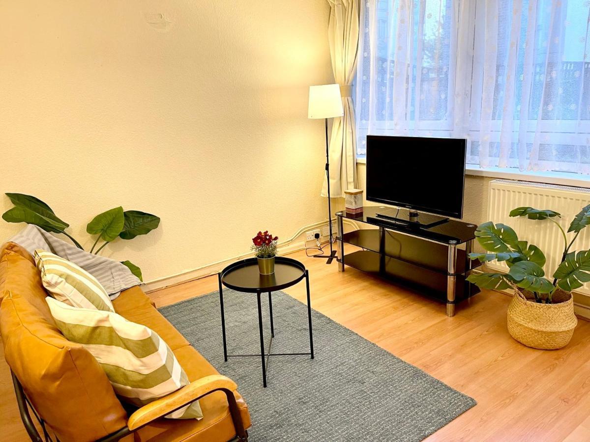 3Br Central London Close Station Bagian luar foto